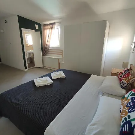 住宿加早餐酒店 Artemisia 3*