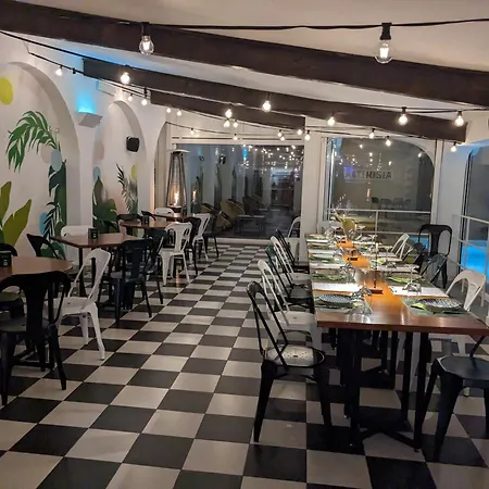 Artemisia Nocleg ze śniadaniem 3*