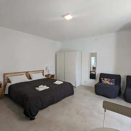 Artemisia Panzió Bari