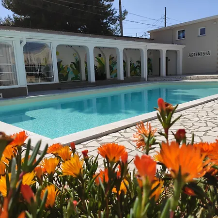 Artemisia 3* باري